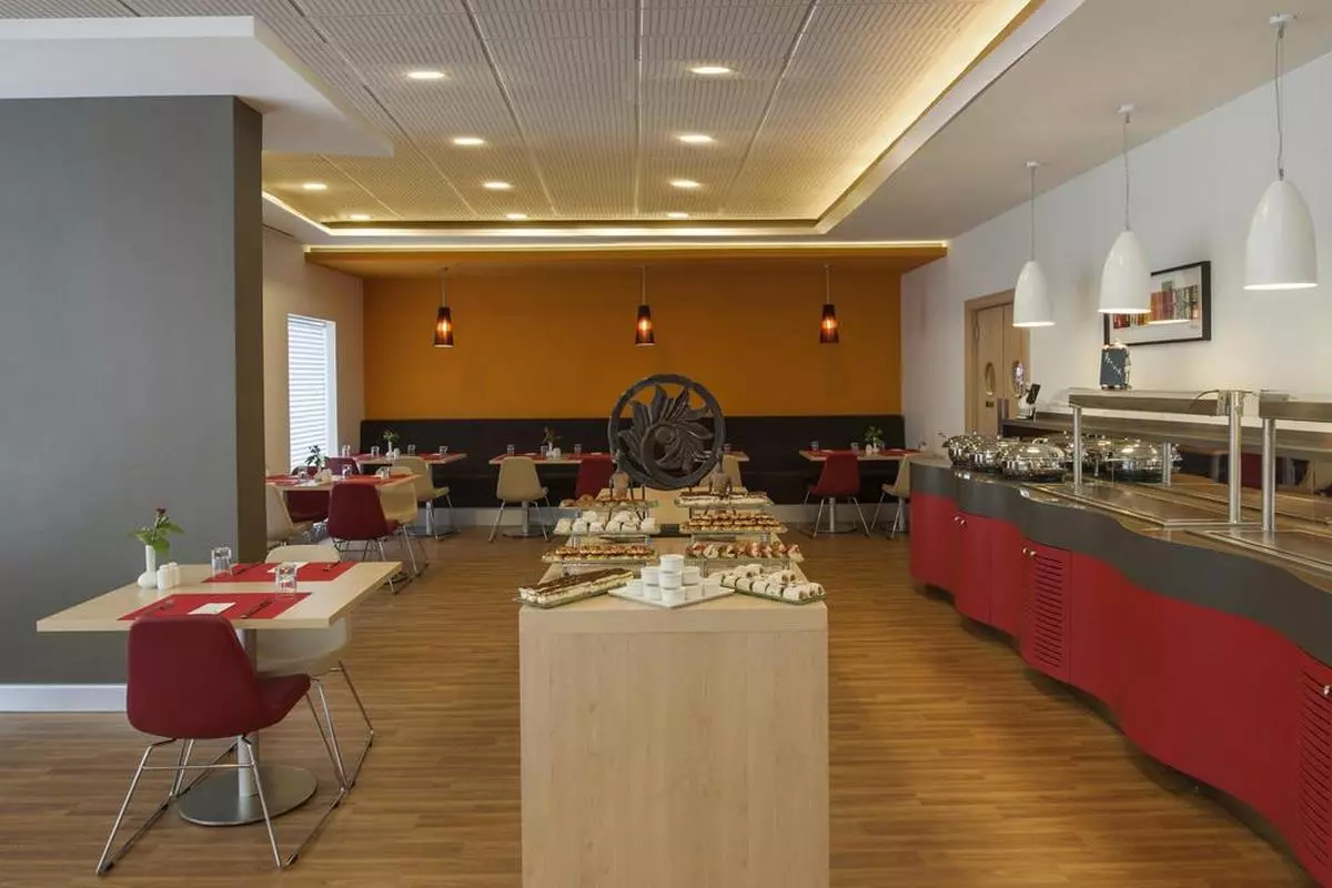 HOTEL IBIS IZMIR (Copy).jpg